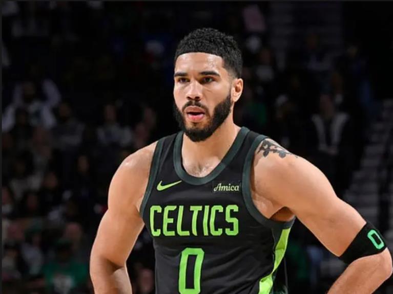 开云官方网站-塔图姆连续七场比赛得分超过出色防守，切尔西不断突破！